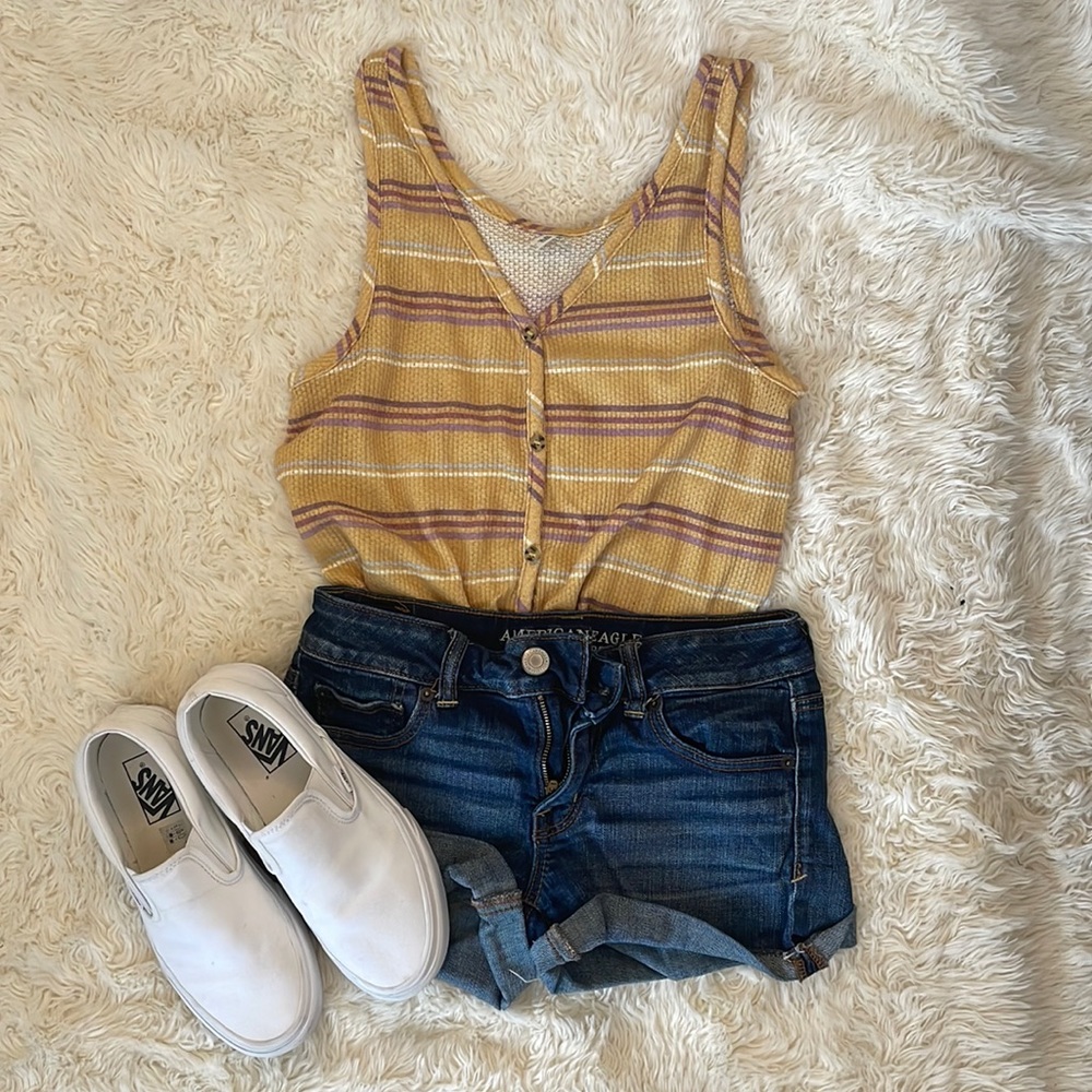 PREPPY BABES! • MUDD BUTTON UP TANK WITH FRONT KNOT • SIZE LARGE • LIKE NEW!